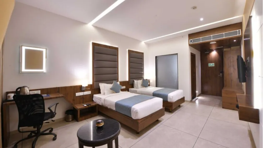 Deluxe with Twin Bed